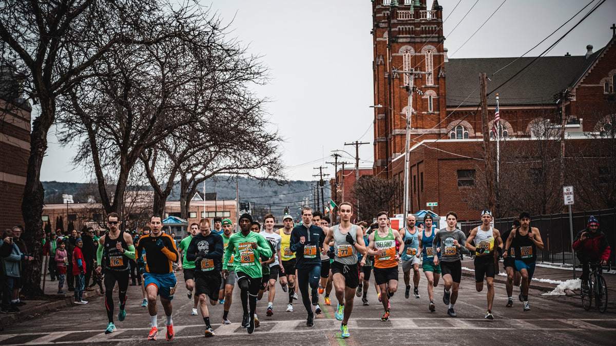 Parade Day Mile 2022 Elite Miler Runners Starting Line