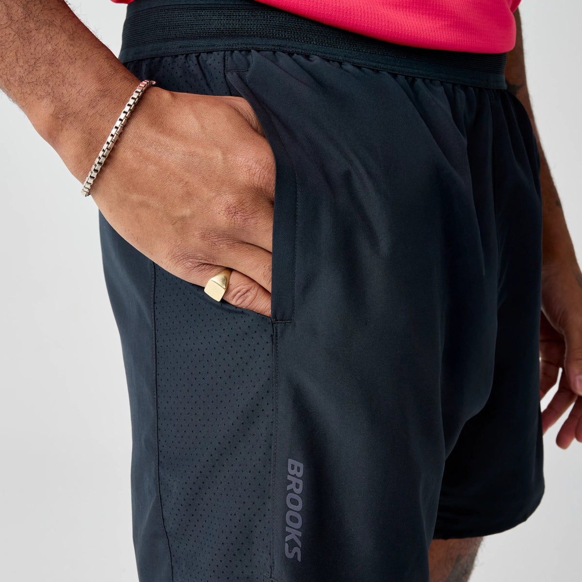 Men's Brooks Dash 2-in-1 Shorts. Black.