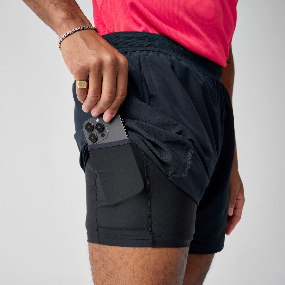Men's Brooks Dash 2-in-1 Shorts. Black.