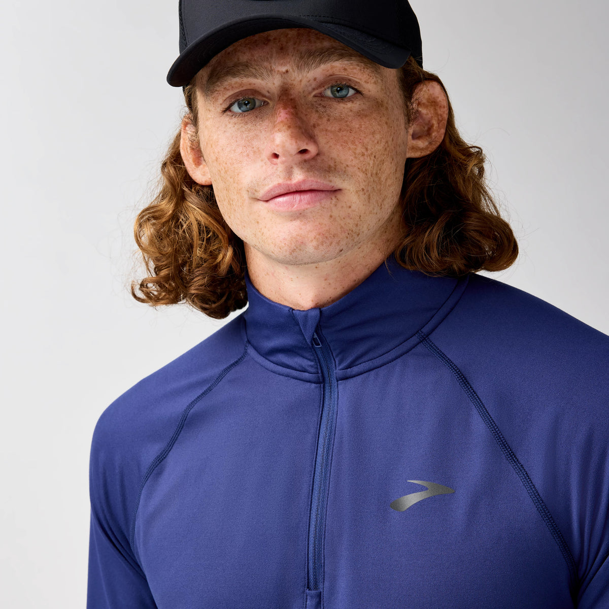 Brooks Surge Trucker Hat. Black.