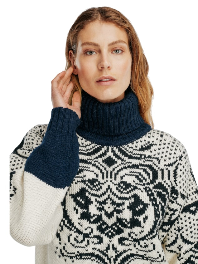 Dale of Norway Blomdalen Sweater, women’s, Off White/Black/Navy – collar and chest detail