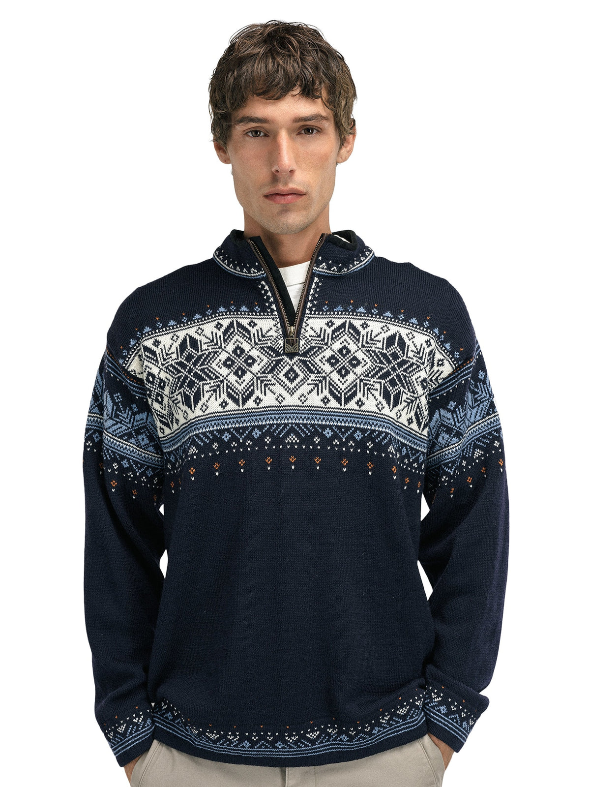 Dale of Norway Blyfjell Sweater, unisex, Navy/Off White/Blue Shadow – front on model