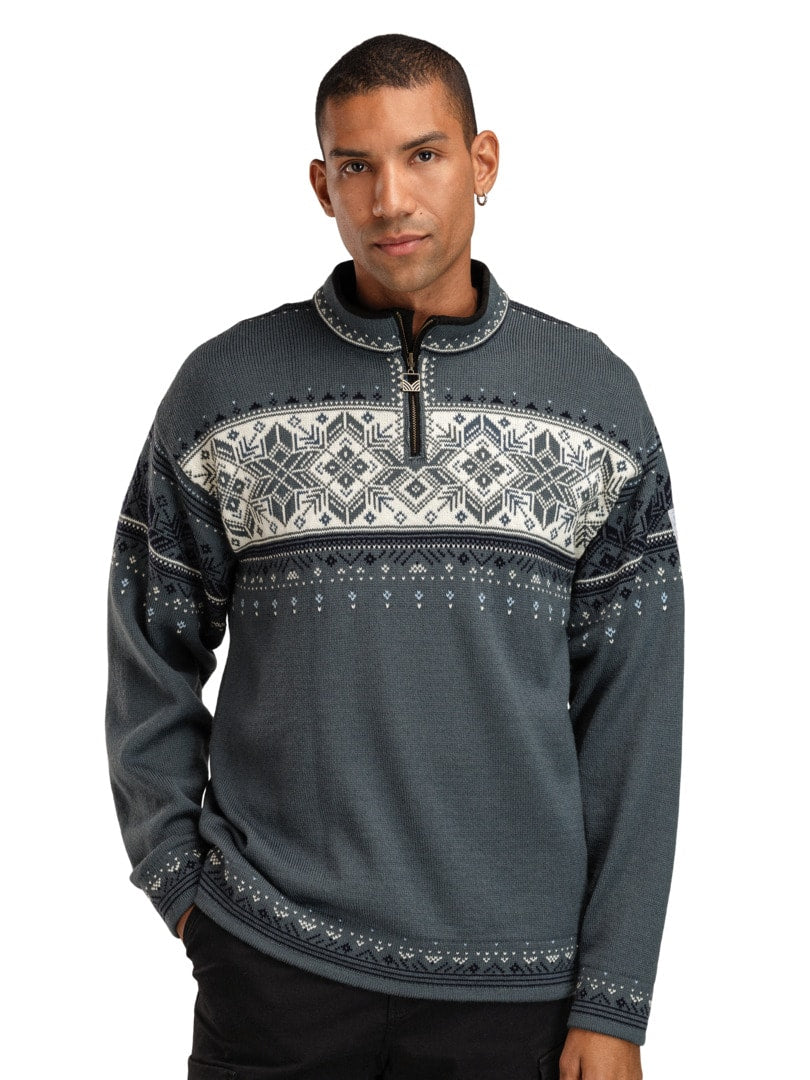 Dale of Norway Blyfjell Sweater, unisex, Steel/Off White/Navy – front on model
