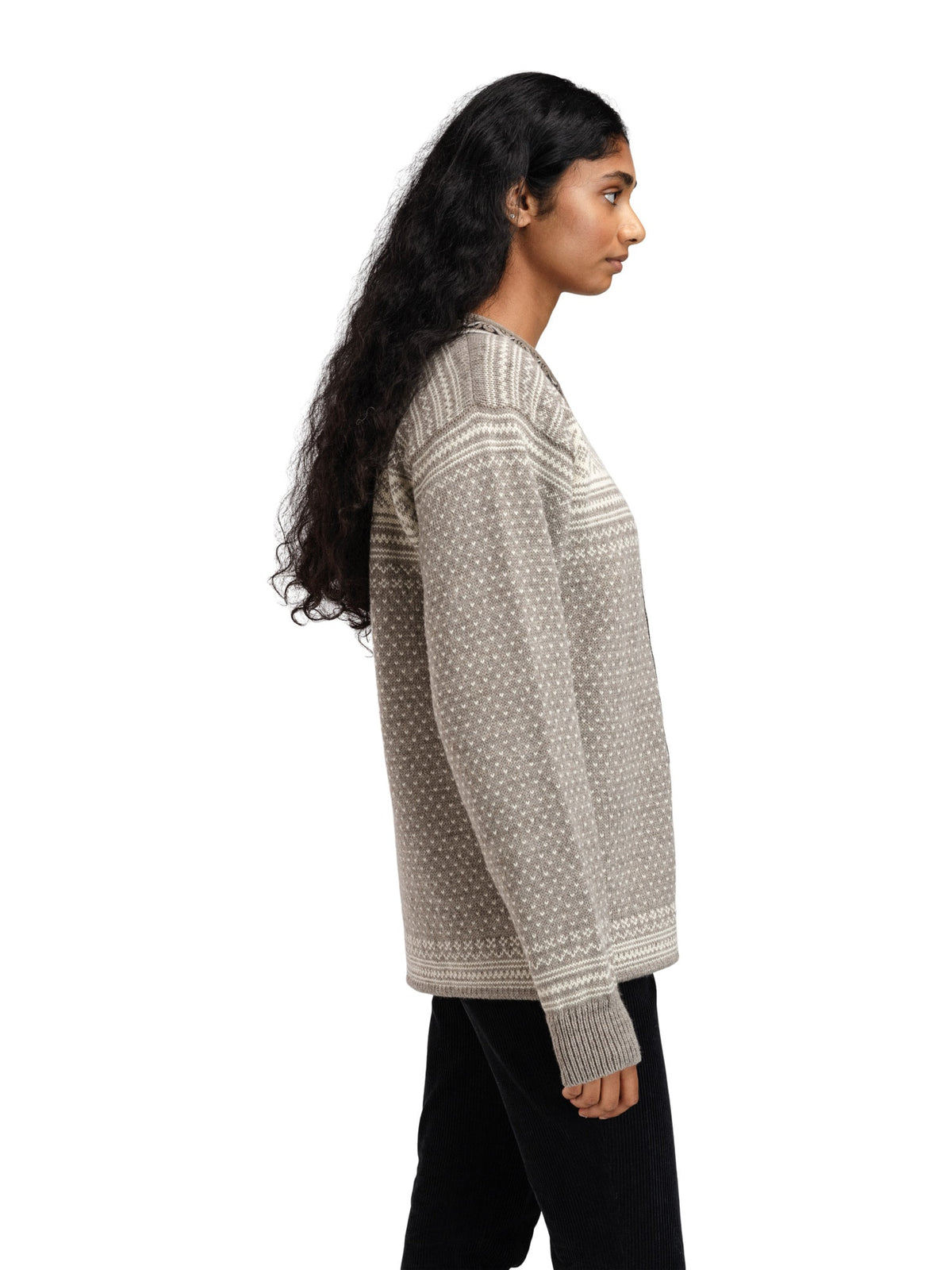 Dale of Norway Setesdal Lusekofte Jacket, unisex, Vanilla Sugar/Natural White – side on female model