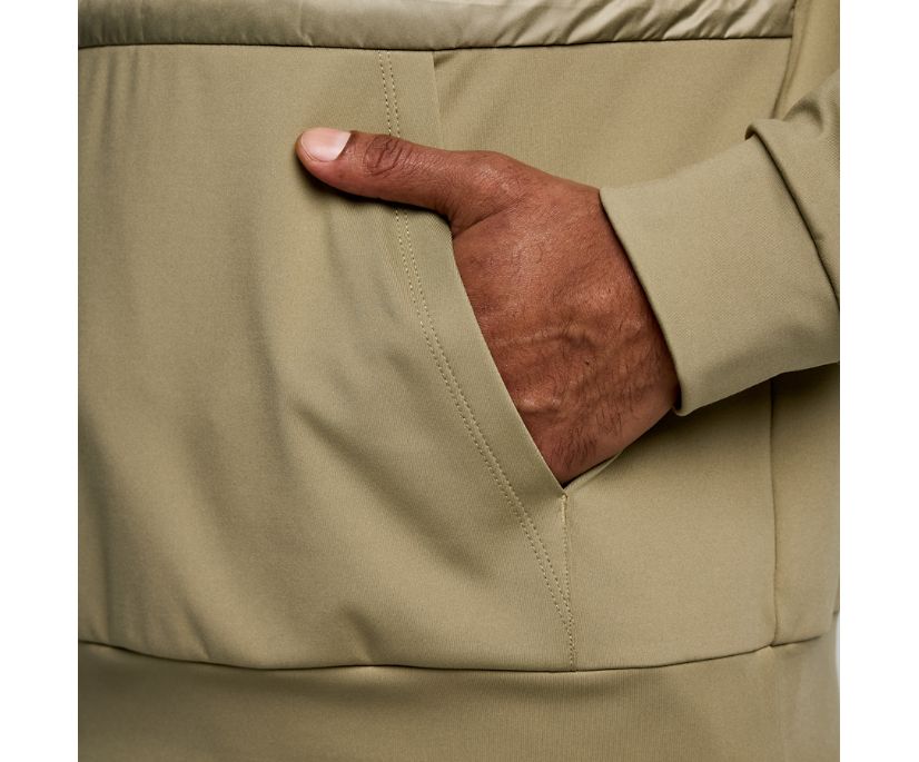 Men's Saucony Solstice Oysterpuff Hoody in Coffee, kangaroo pocket detail.