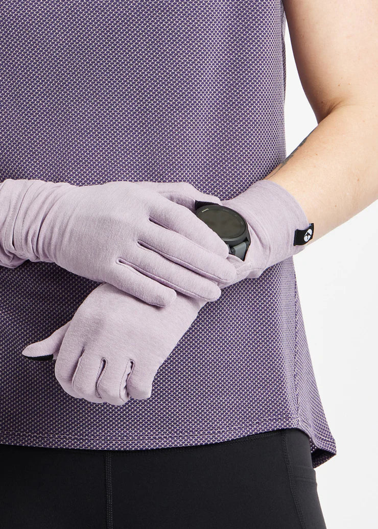 Women's Oiselle Lux Watch Window Gloves in Dusty Lavender, detail view