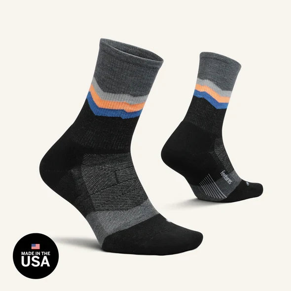 Feetures Merino 10 Max Cushion Mini Crew socks in Switchback Charcoal.