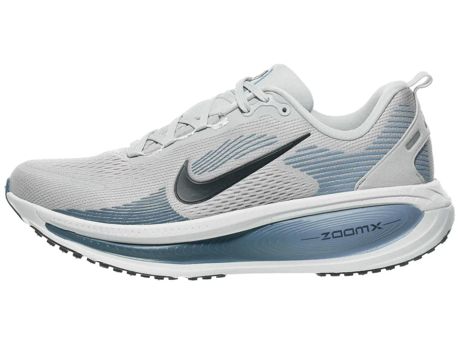 Men's Nike Vomero 18. Light Grey upper. White midsole. Lateral view.
