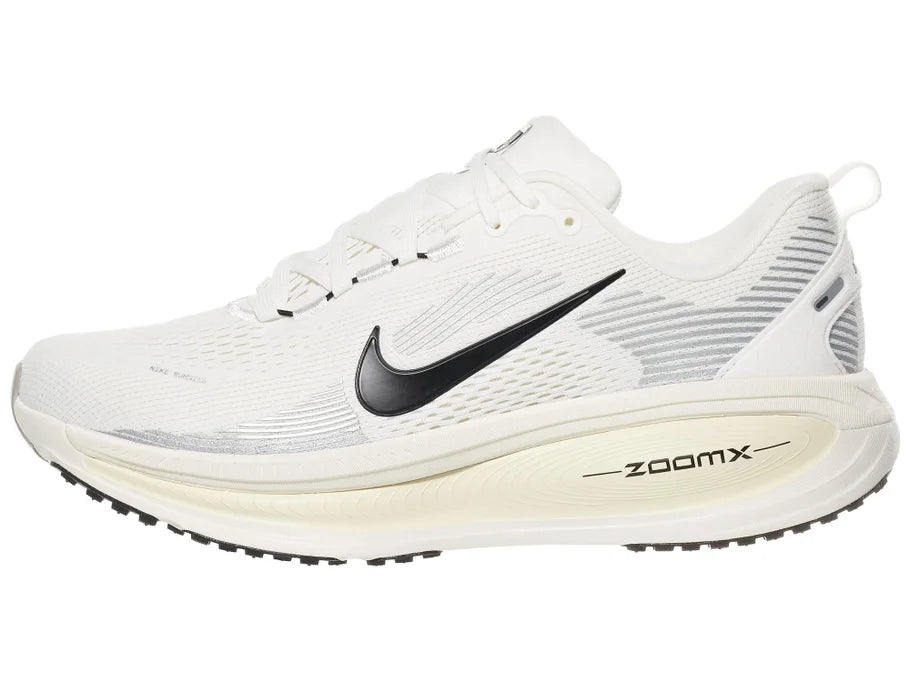 Men's Nike Vomero 18. White upper. Off White midsole. Lateral view.