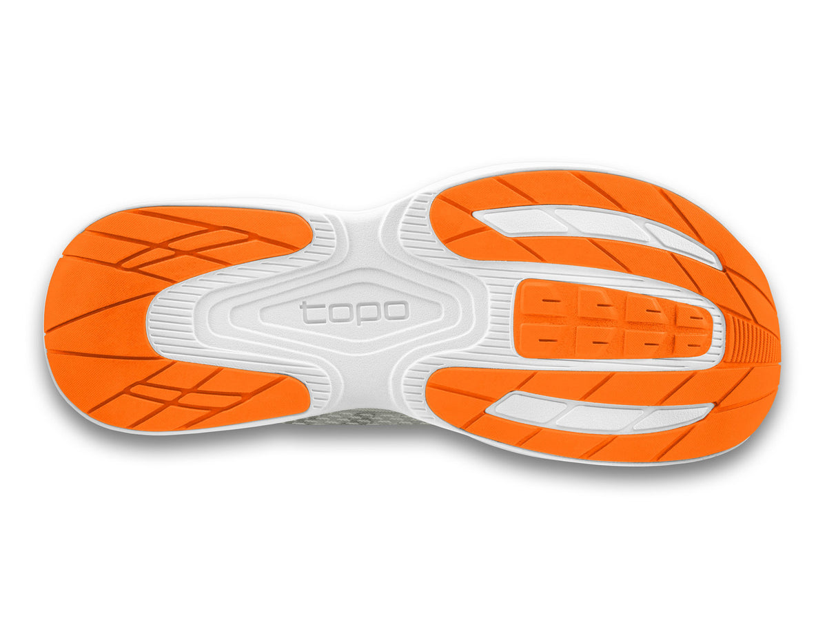 Men's Topo Fli-Lyte 5. Grey upper. White midsole. Bottom view.