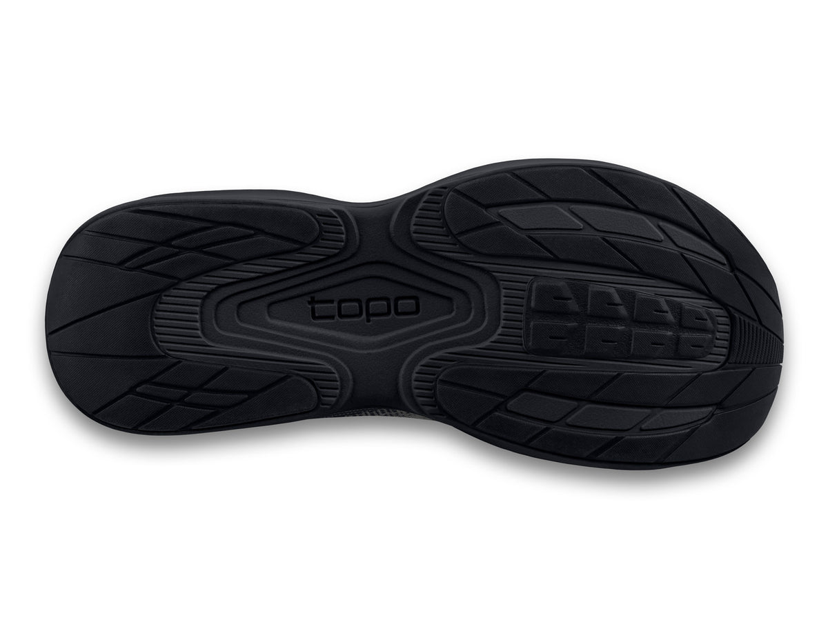 Men's Topo Fli-Lyte 6. Dark Grey upper. Black midsole. Bottom view.