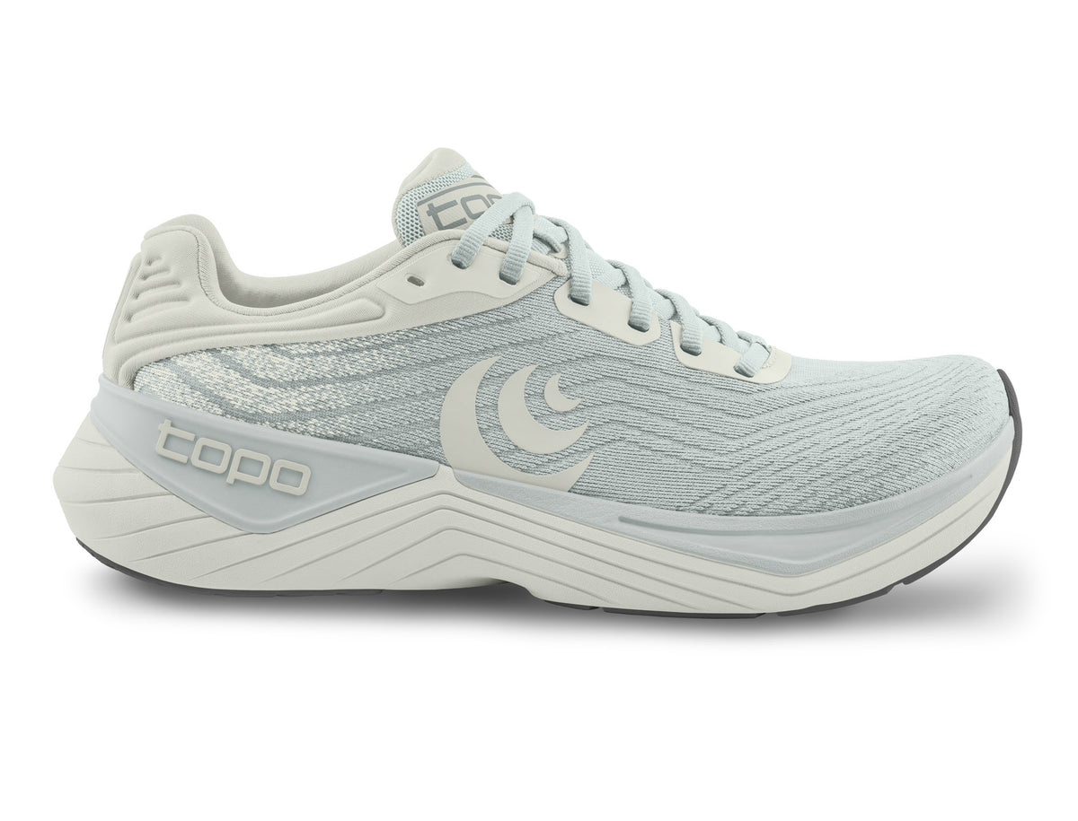 Men's Topo Ultrafly 5. Grey upper. Grey midsole. Lateral view.