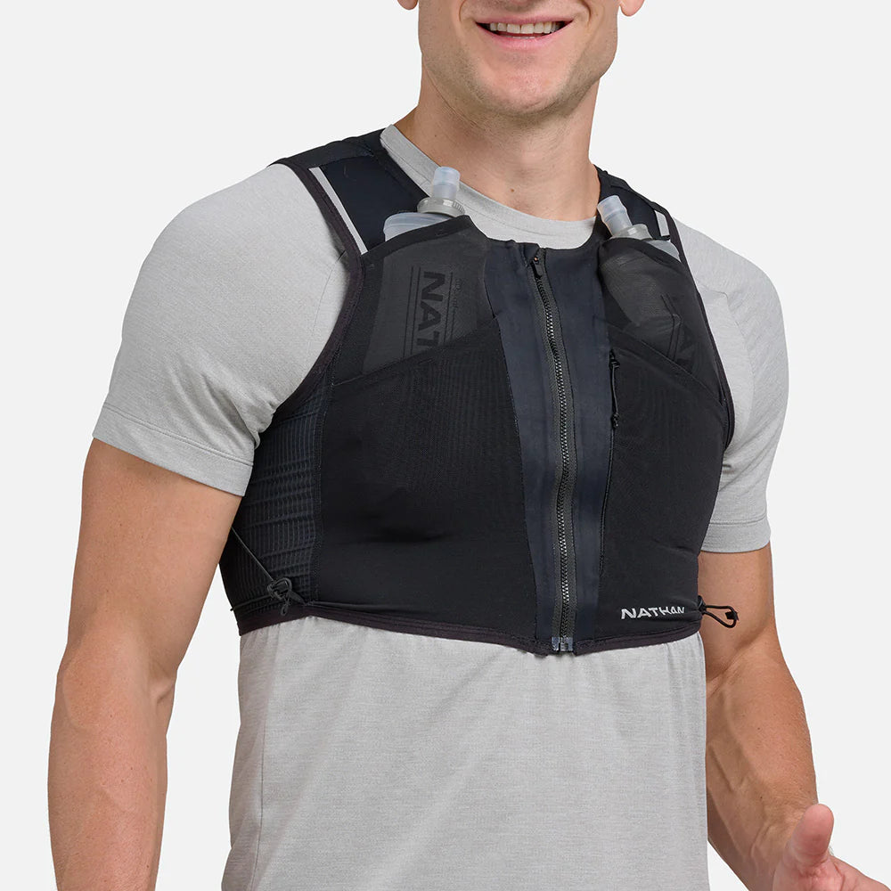 Nathan Aerozip 1 Liter Hydration Vest. Black.