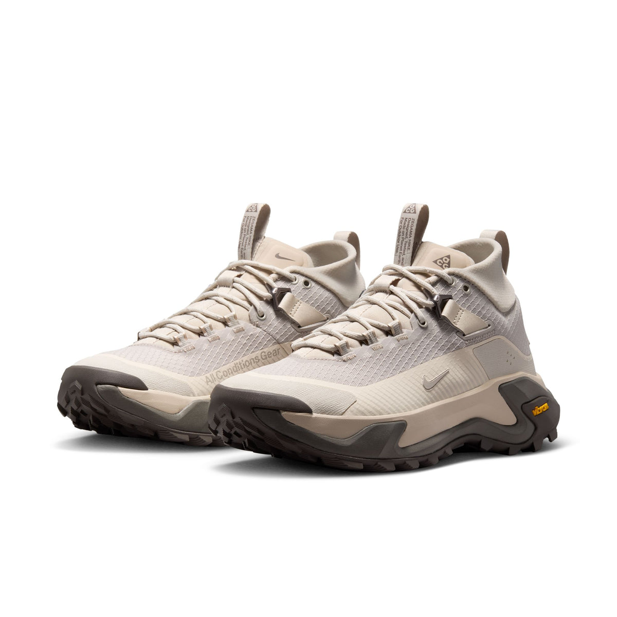 Nike ACG Zegama Hike women's trail running shoe in Cream/Cream/Ore