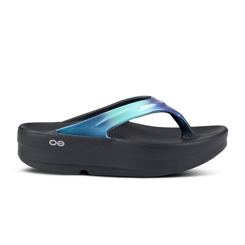 Women's Oofos Oomega Luxe. Teal/Black. Lateral view.
