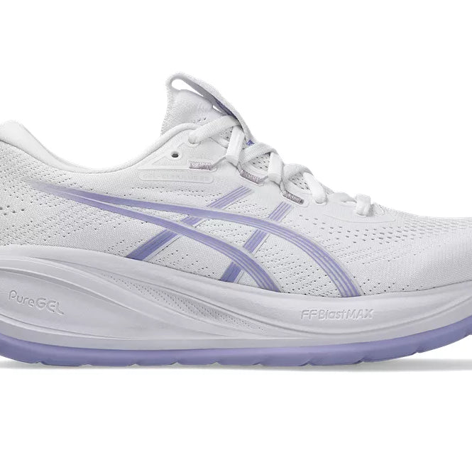 Women's Asics Gel-Cumulus 28. White upper. Light Grey midsole. Lateral view.