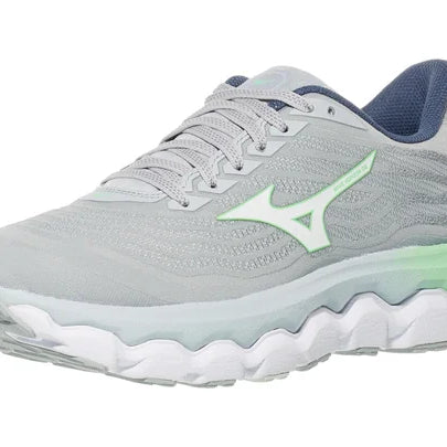 Women's Mizuno Wave Horizon 8 in Pearl Blue/White, lateral view.