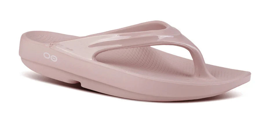 Women's OOFOS OOlala Sandal in Stardust. Pink. Lateral view.