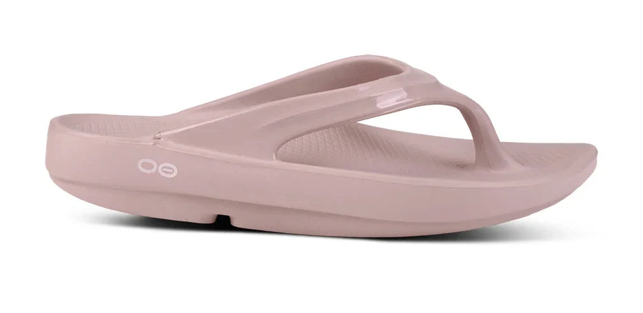 Women's OOFOS OOlala Sandal in Stardust. Pink. Lateral view.