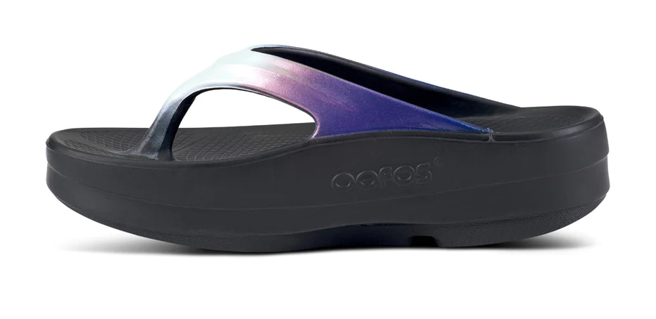 Women's Oofos Oomega Oolala Luxe. Medial view.
