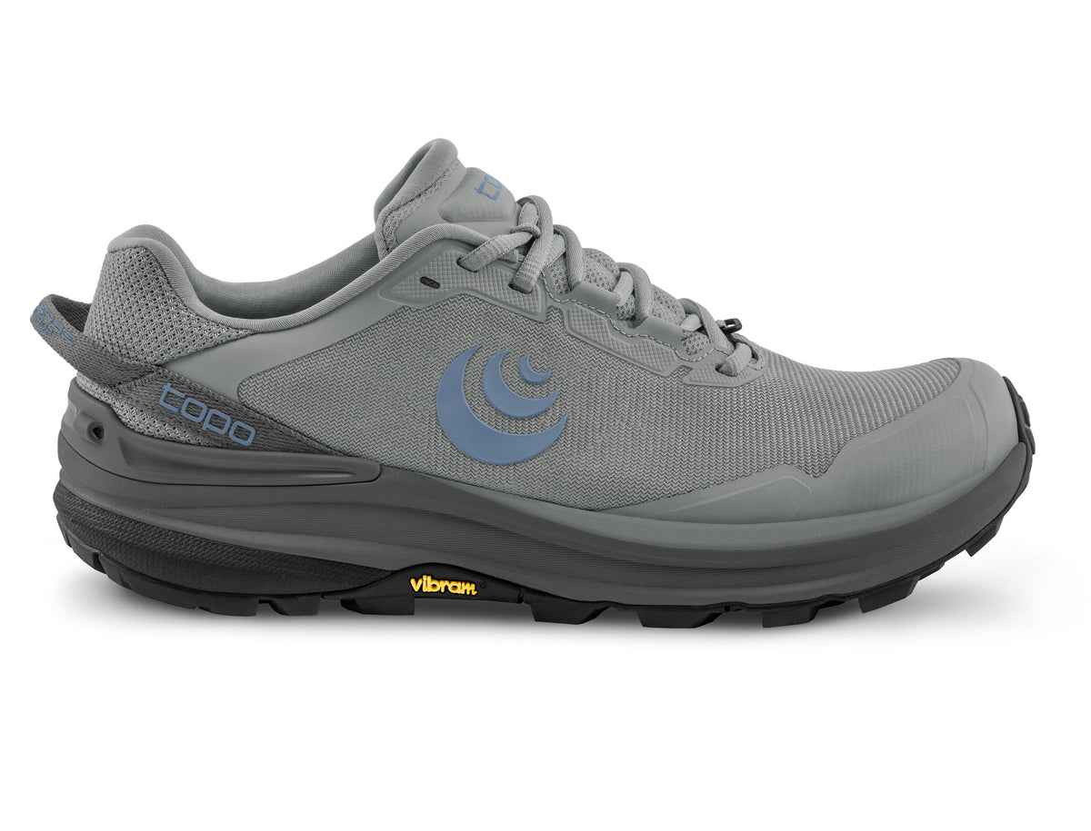 Women's Topo Traverse. Grey upper. Dark Grey midsole. Lateral view.
