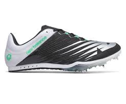 Men's New Balance MD 500 v6. Black upper. Lateral view.