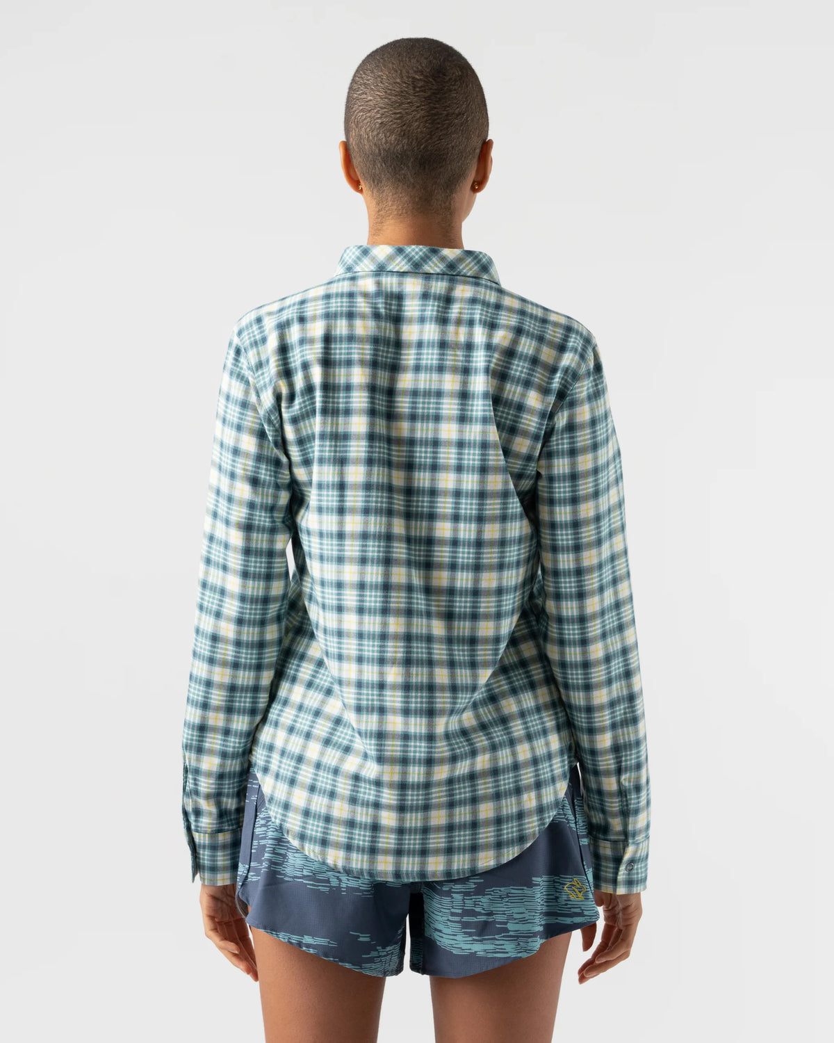 Women's rabbit High Country Flannel. Multicolored. Rear view.