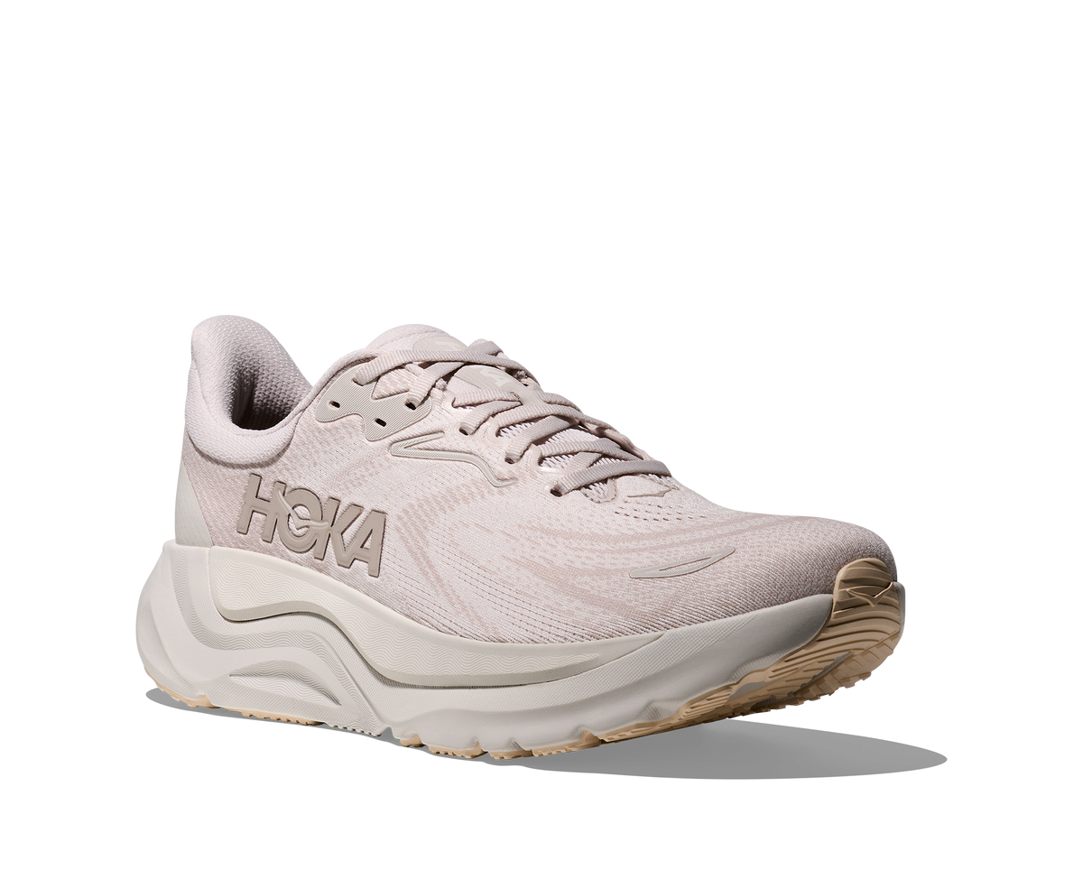 Men's HOKA Arahi 8 in Grout/Putty, lateral view.