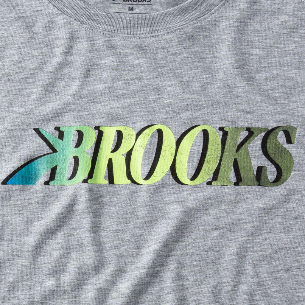 Men's Brooks Distance Short Sleeve 3.0. Grey. Front closeup.