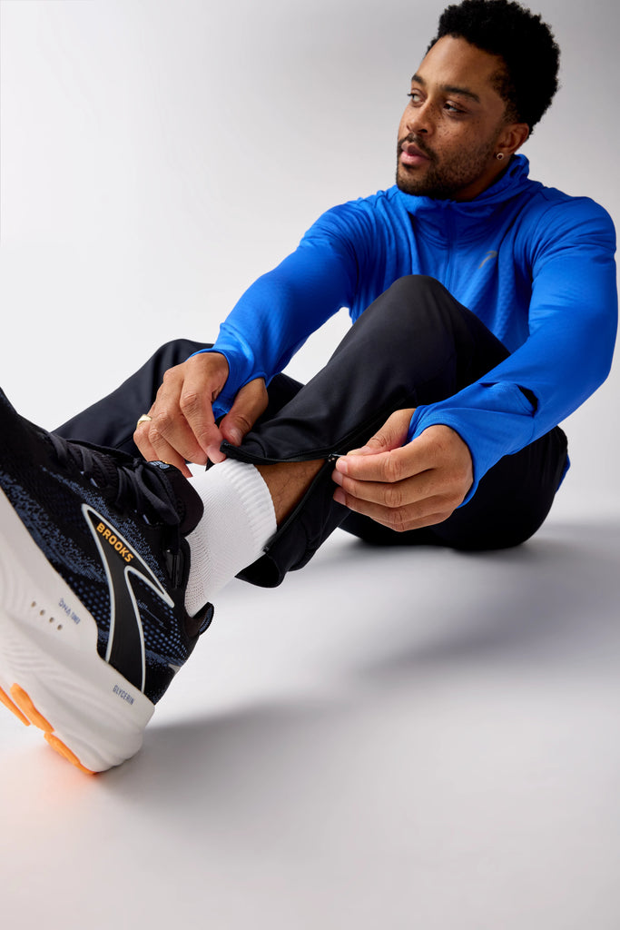 Men's Brooks Momentum Thermal Pants. Black.