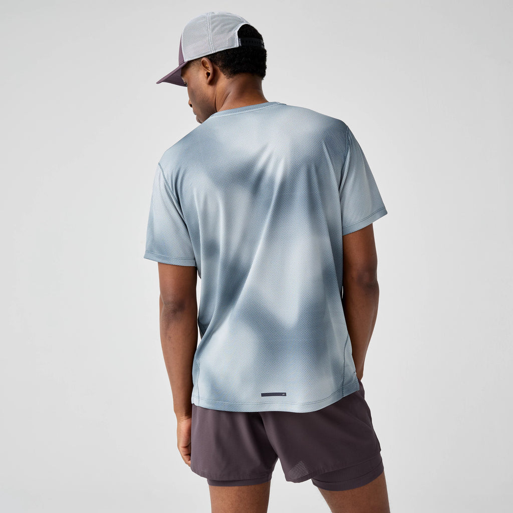 Men's Brooks Dash Short Sleeve Shirt. Grey.