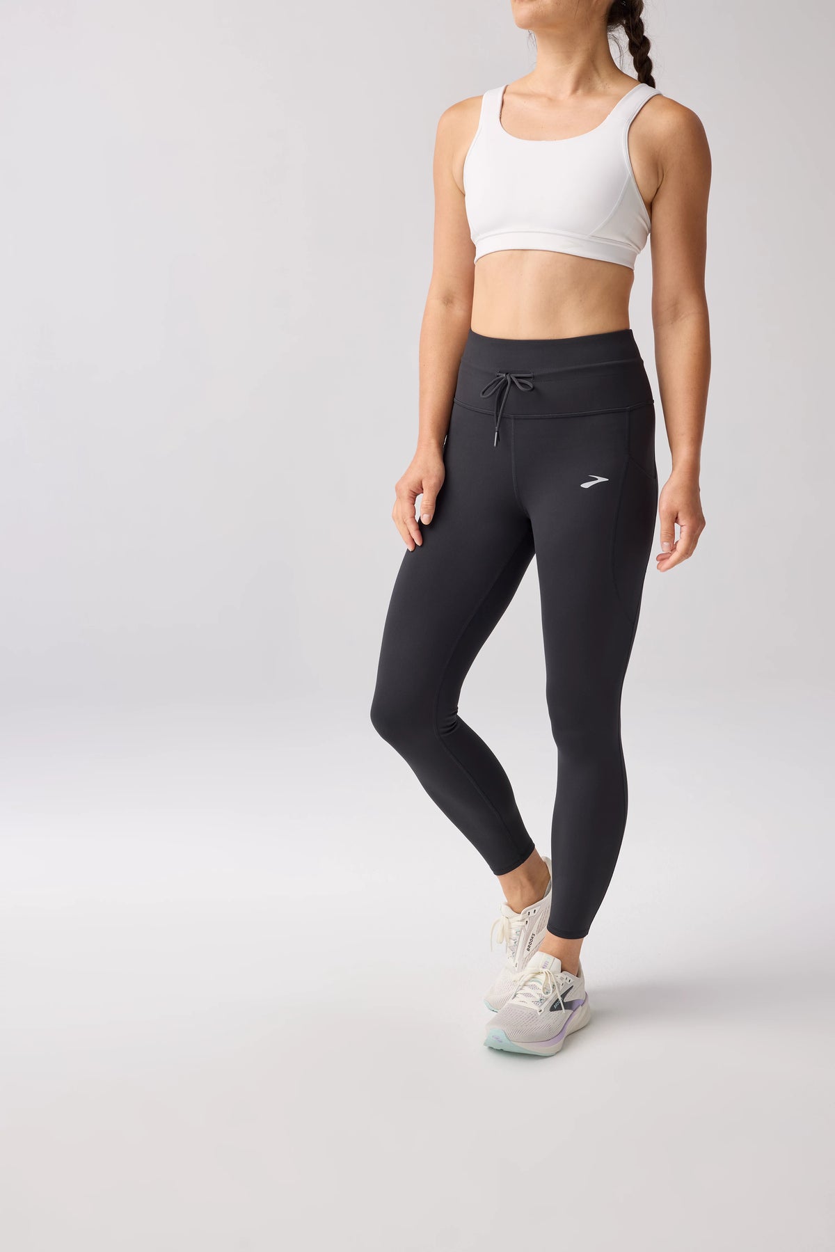 Women's Brooks Luxe Tights. Black.
