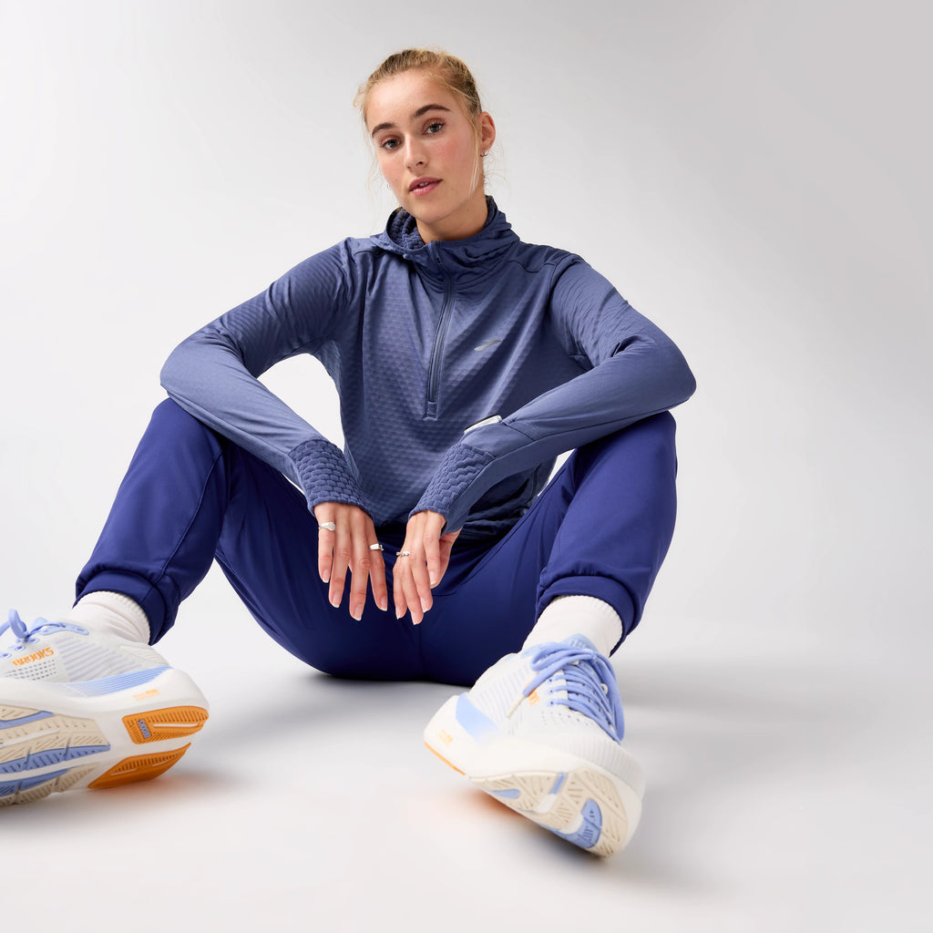 Women's Brooks Momentum Thermal Jogger 2.0. Blue.