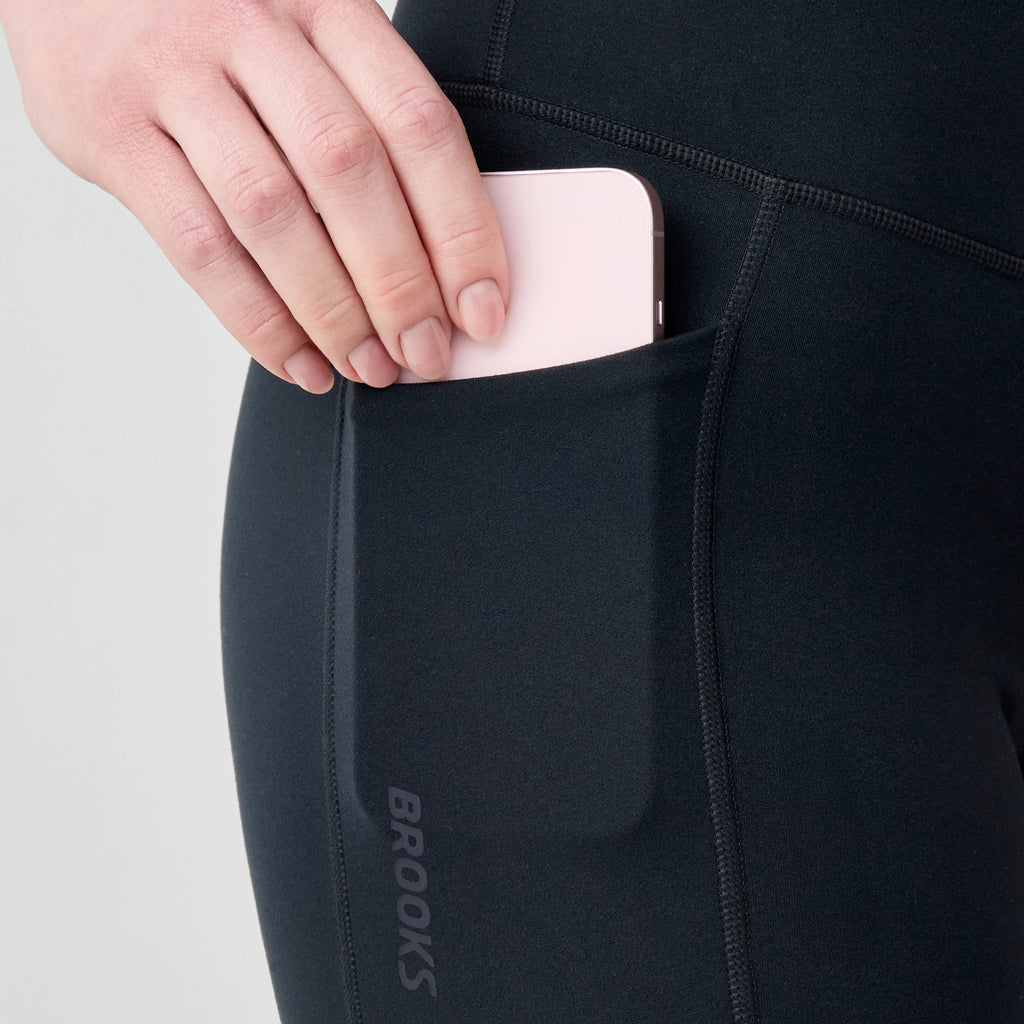 Women's Brooks Chaser 7" Short Tight. Black.