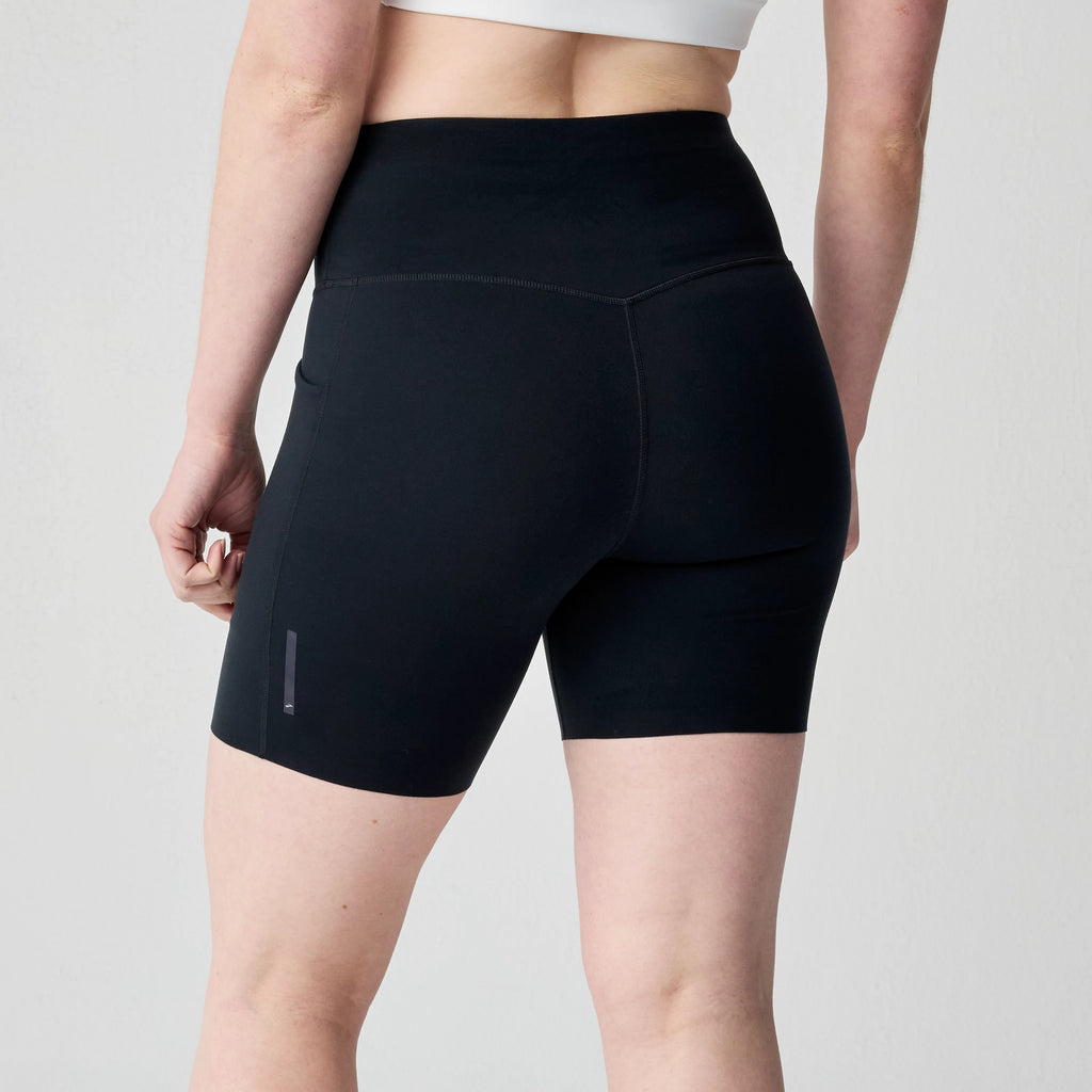 Women's Brooks Chaser 7" Short Tight. Black.