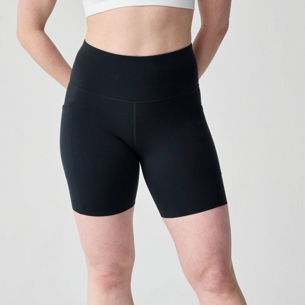 Women's Brooks Chaser 7" Short Tight. Black.