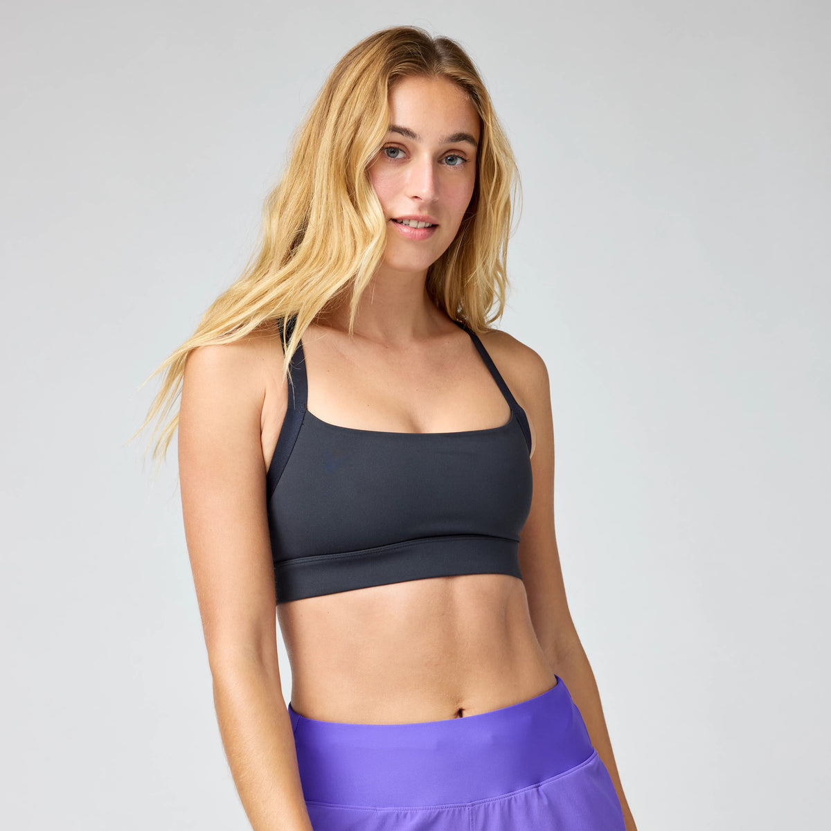 Women's Brooks Luxe Strappy Bra. Black.