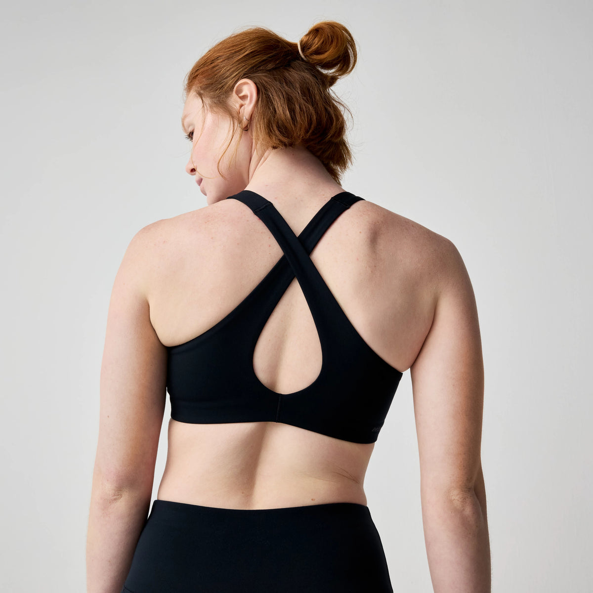 Women's Brooks Chaser Padded Bra. Black.