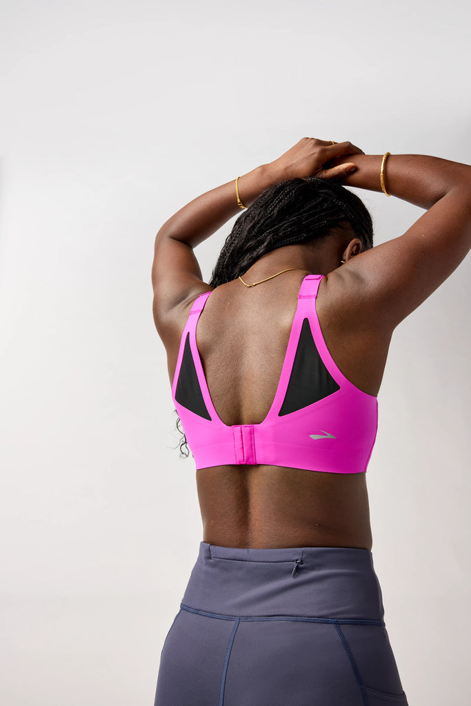 Women's Brooks Scoopback 2.0 Sports Bra. Magenta.