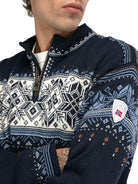 Dale of Norway Blyfjell Sweater, unisex, Navy/Off White/Blue Shadow – chest and sleeve detail