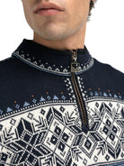Dale of Norway Blyfjell Sweater, unisex, Navy/Off White/Blue Shadow – fleece-lined collar detail