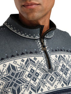 Dale of Norway Blyfjell Sweater, unisex, Steel/Off White/Navy – collar detail