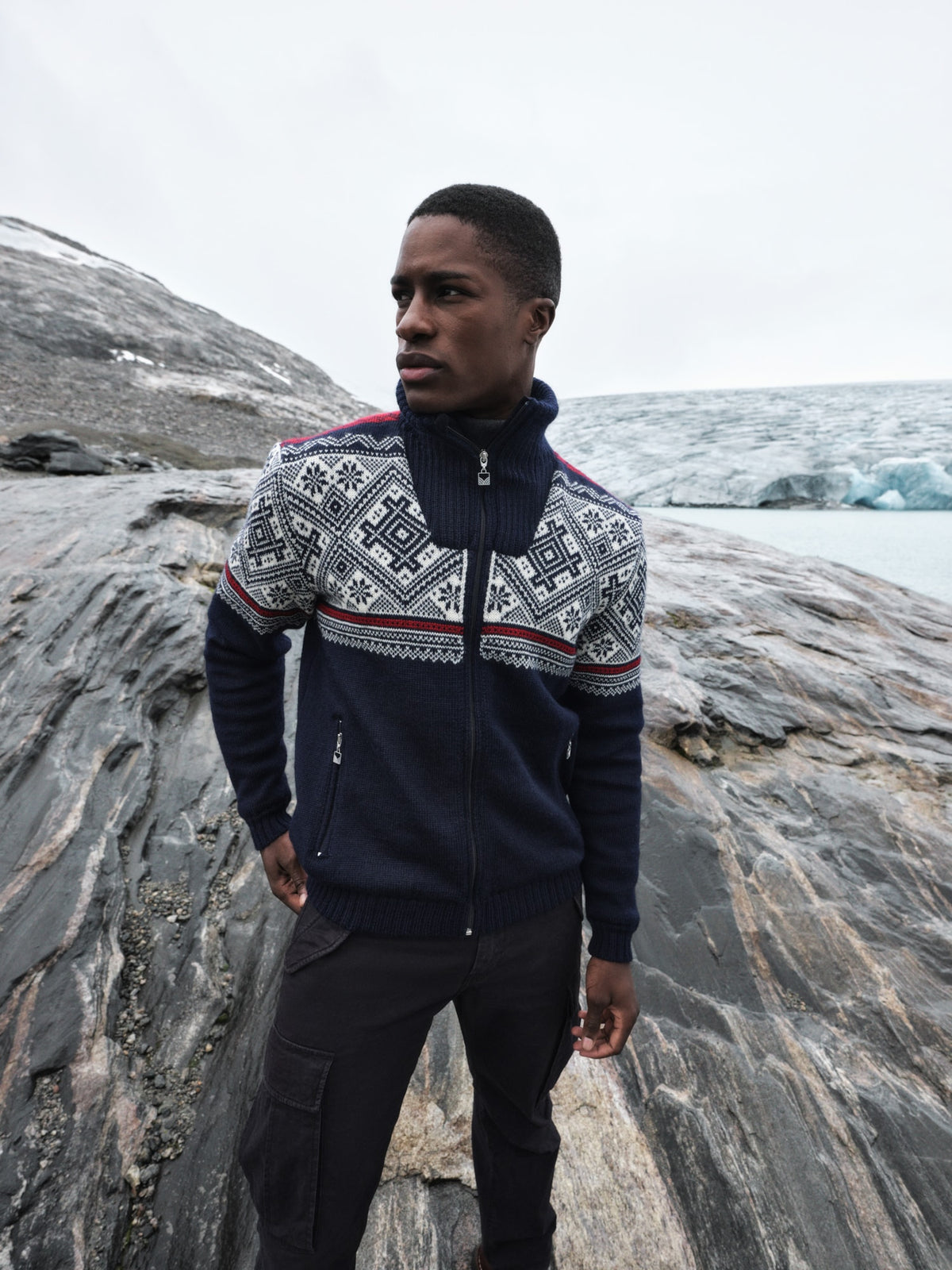 Dale of Norway Hardanger Windproof Jacket, men’s, Navy/Off White/Red Rose – outdoor view