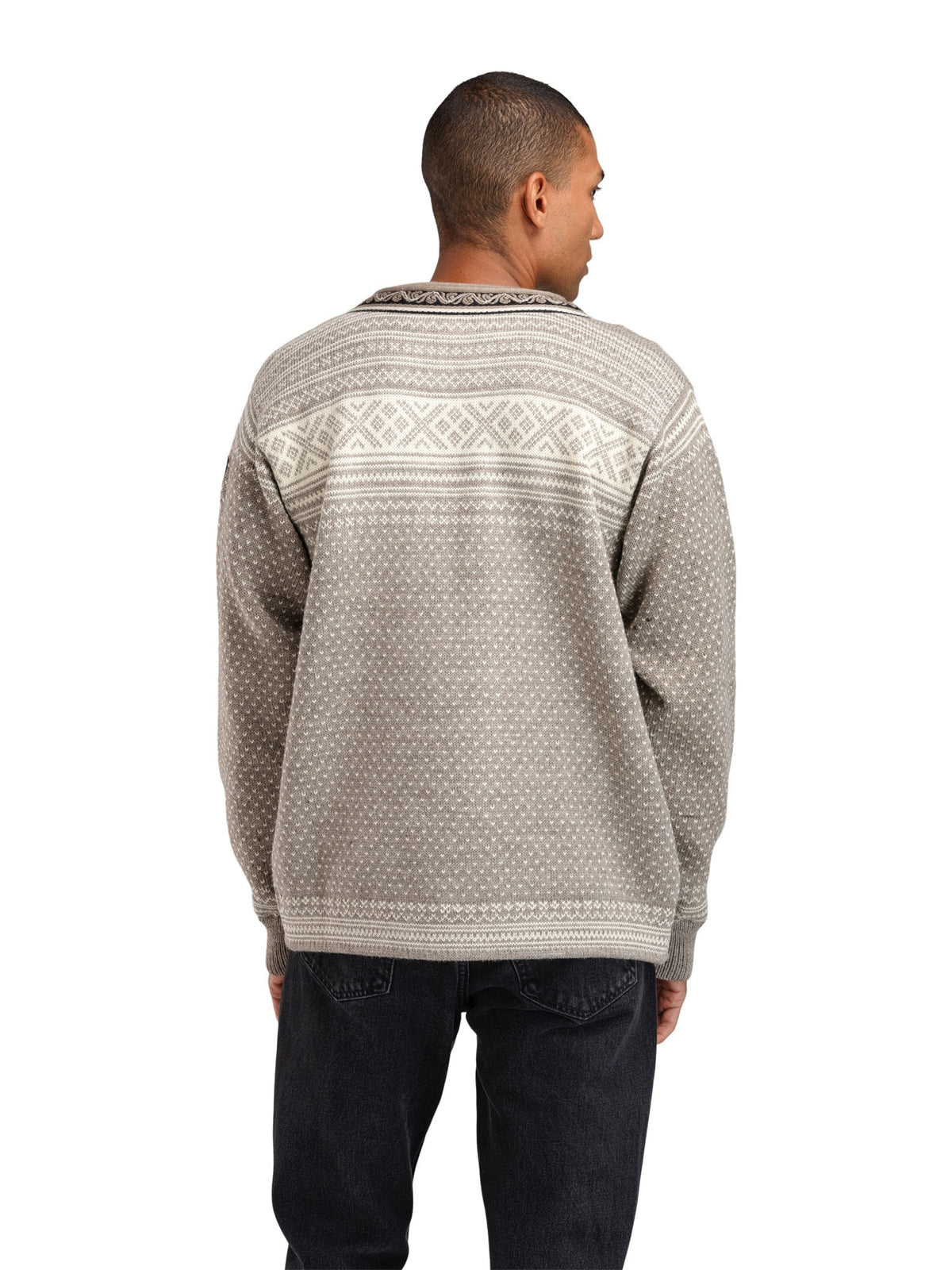Dale of Norway Setesdal Lusekofte Jacket, unisex, Vanilla Sugar/Natural White – back on male model