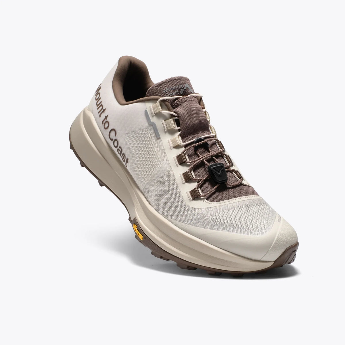 Men's Mount to Coast T1 in Dune, three-quarter lateral view.