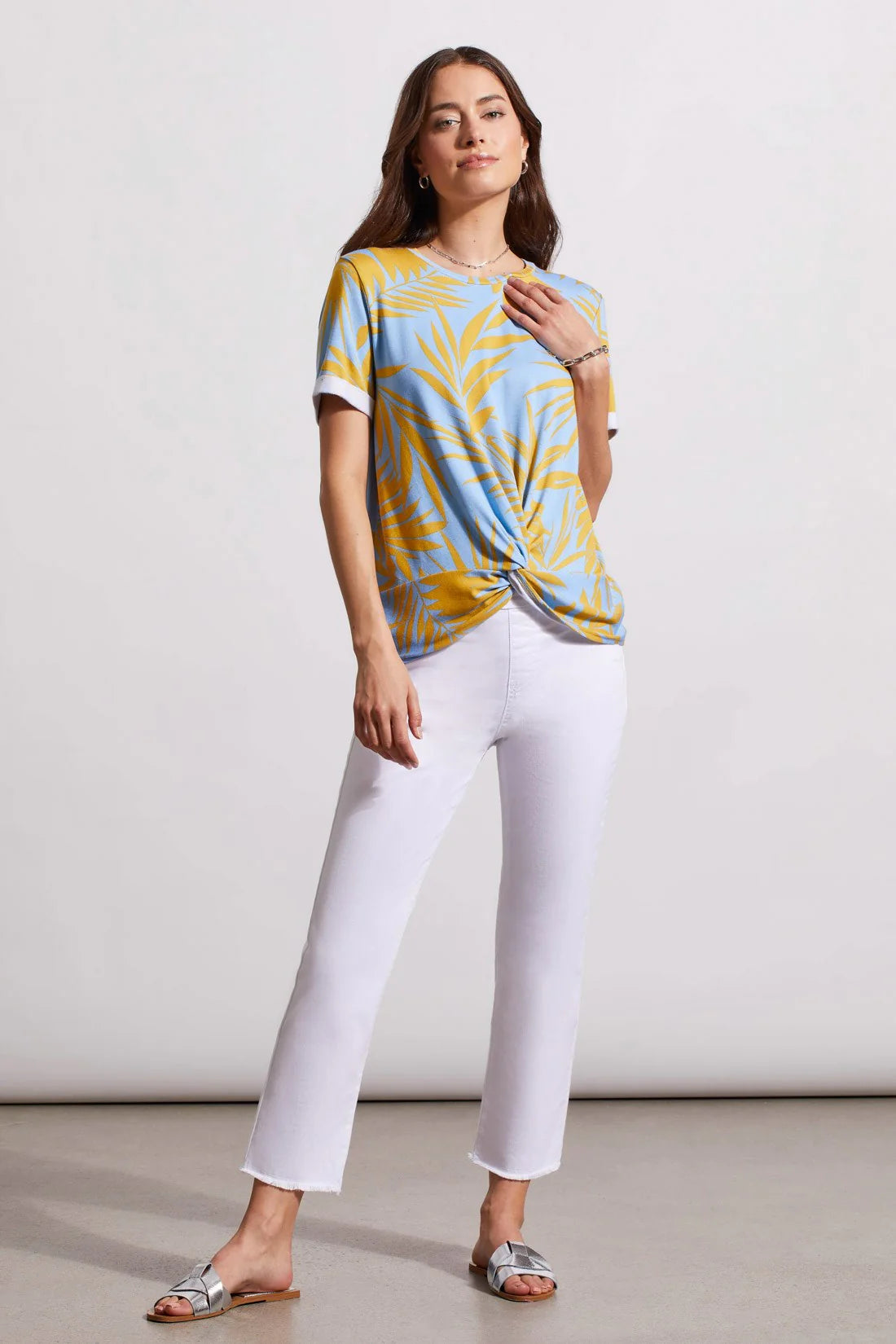 Tribal Audrey Pull-On Straight Crop Jeans in White for women, waistband and denim detail