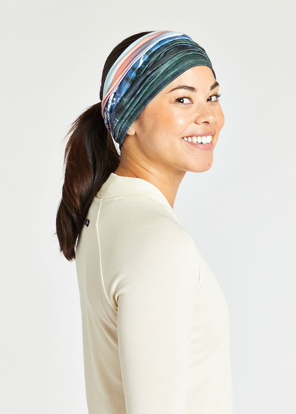 Women's Oiselle Fleece Gaiter in Gold Creek Pond.