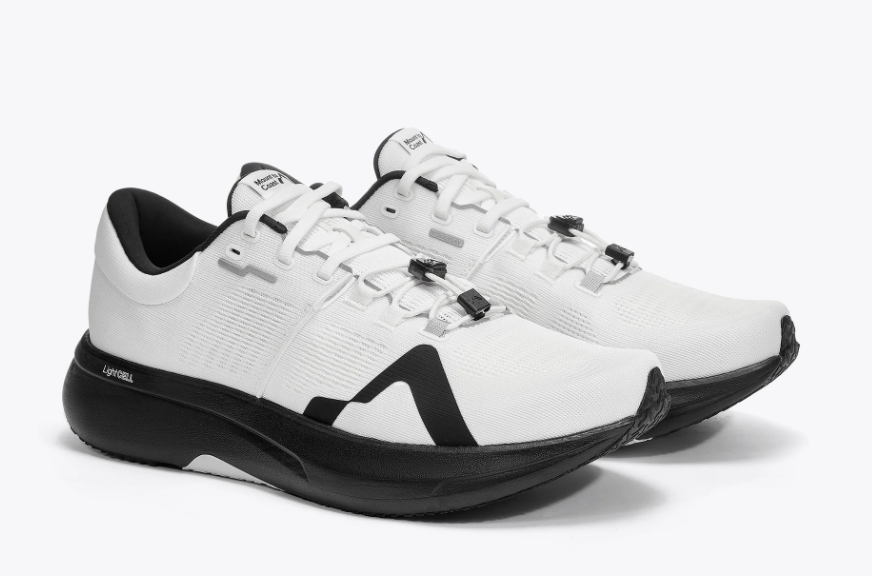 Men's Mount to Coast R1 in White/Black