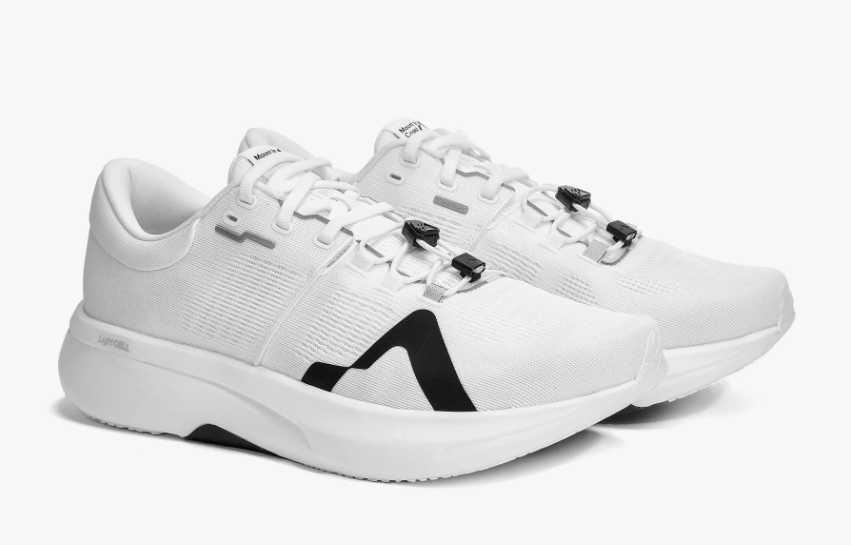 Women's Mount to Coast. R1. White upper. White midsole. Lateral view.