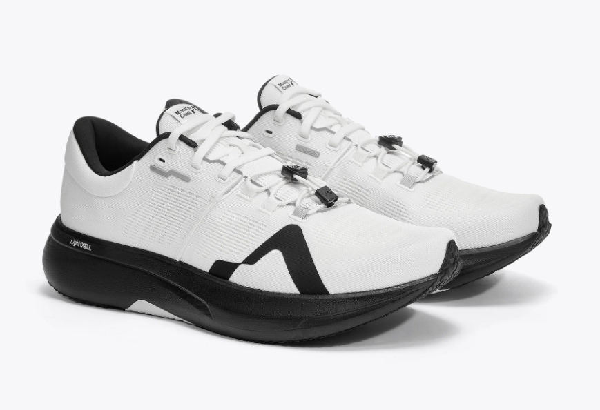 Women's Mount to Coast R1 in White/Black